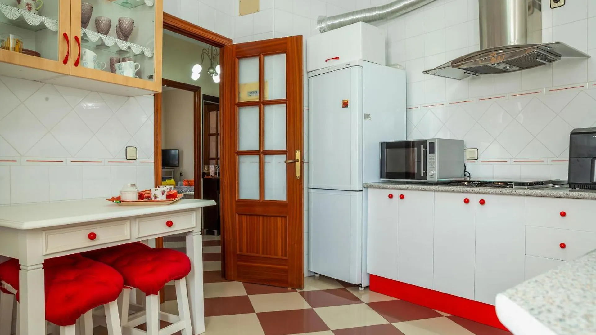 3 Bedroom Nice Apartment In איסלה כריסטינה